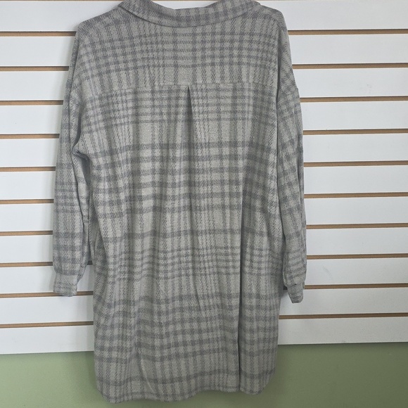Flannel Tunic Top Med - Picture 2 of 5